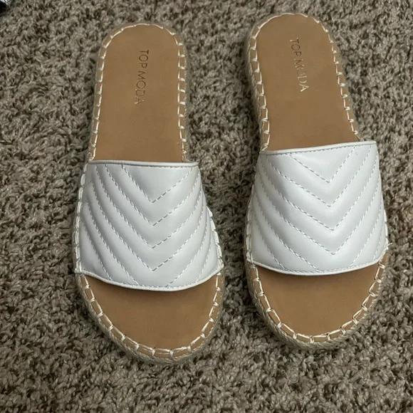 Sandals - Picture 4 of 5